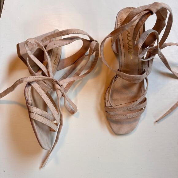 Lulus Women’s Strappy Ankle High Heel Sandals Sz 7 - Picture 2 of 7